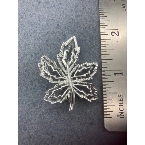 Maple Leaf Pin Brooch Silver Signed Canada Canadian Syrup Openwork Retro Granny - Picture 5 of 6